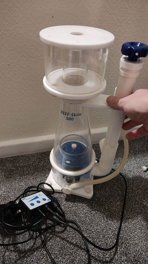 TMC skimmer, aquabeam LED tiles, doser, Fluval heater, pump