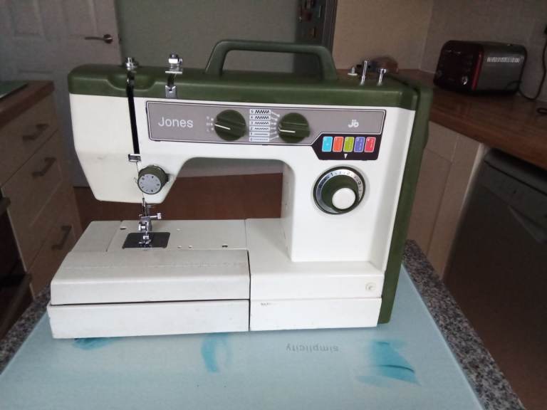 Sewing Machine, Jones VX730