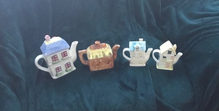 Novelty Teapots x4 (Selection of Houses/Businesses) Collectables, Shabby Chic Kitsch