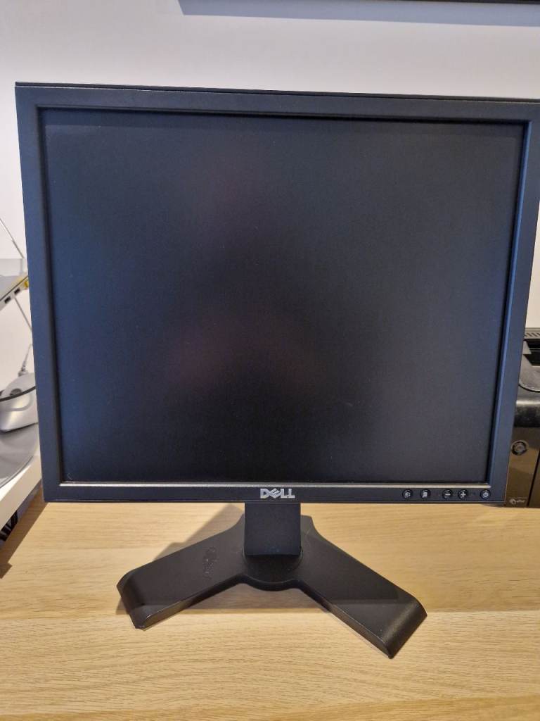 3 x Dell 19 inch monitors