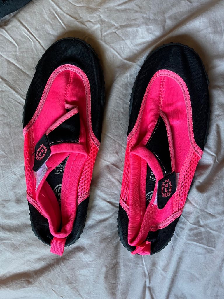 Free sea/surf shoes size 6 