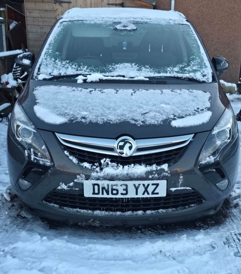 Zafira tourer 2.0 SRi Diesel 12 months Mot 7 seater