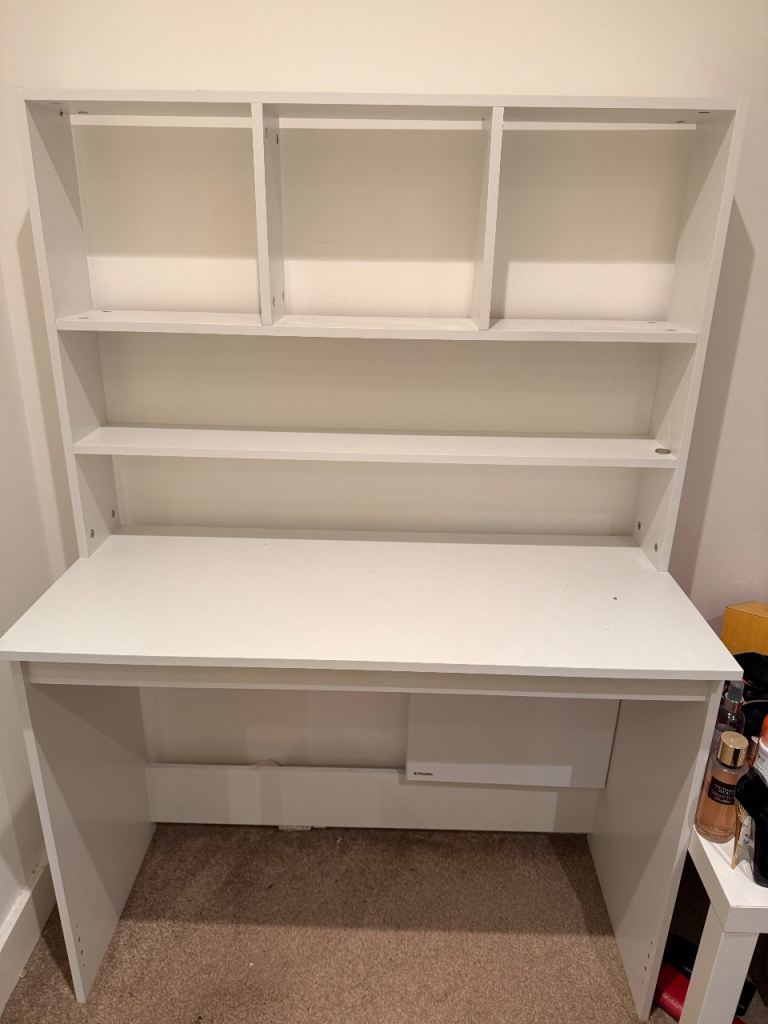 Desk for sale 