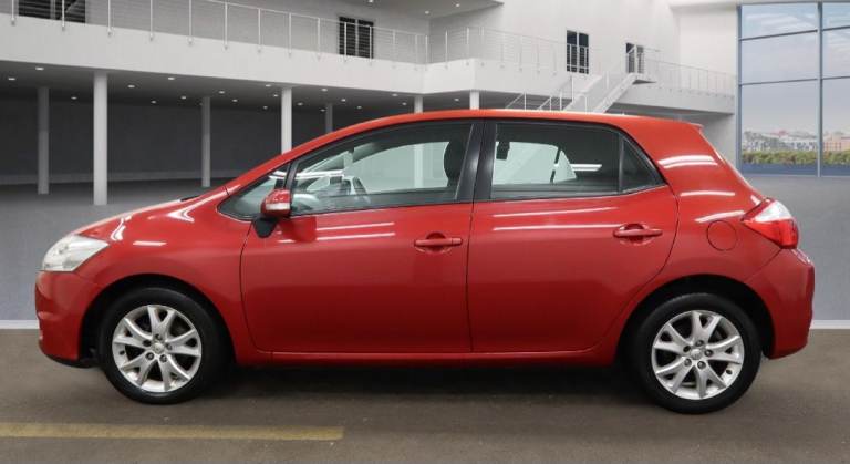 Toyota auris petrol 2011 1.6 5 doors ulez compliant 