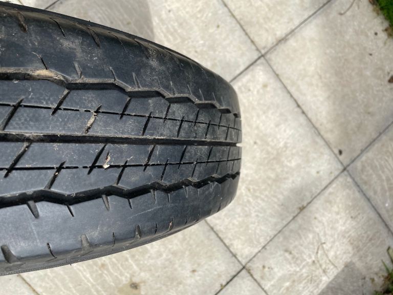 TOYOTA HIACE 6 STUD WHEELS AND 195/80/15 TYRES