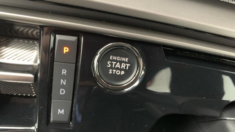 2025 Peugeot 5008 1.2 HYBRID GT SUV 5dr Petrol Hybrid e-DSC6 Euro 6 (s/s) (136 ps) SUV Hybrid Aut...