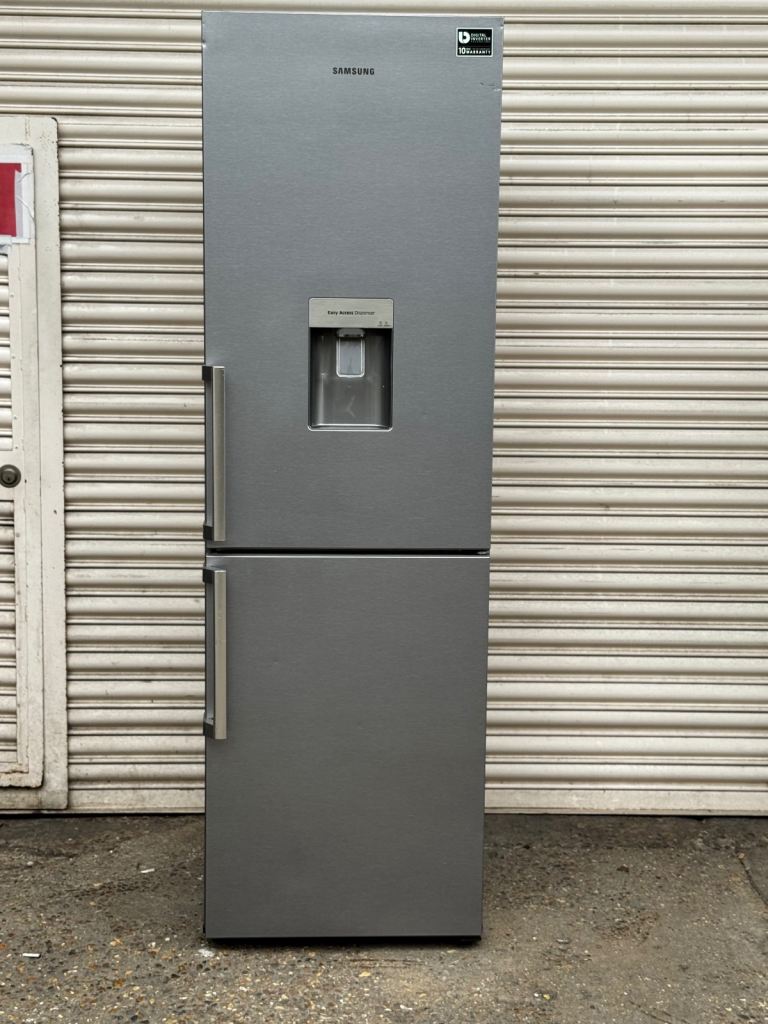 image for Samsung fridge freezer water dispenser stainless steel 3 months warranty 