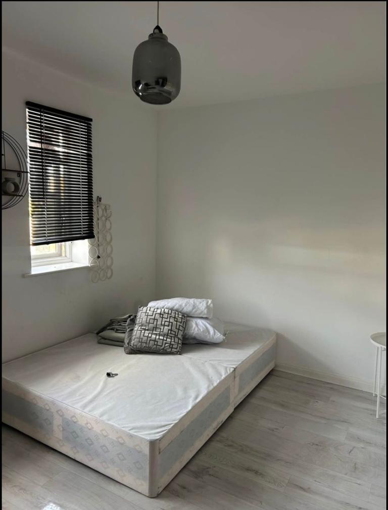 Double Bedroom Available