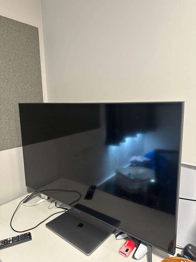Samsung AU7100 43” 4K Smart TV – Excellent Condition