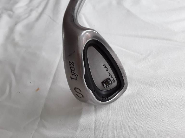 Lynx Black cat sand iron