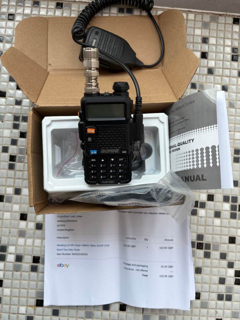 BAOFENG UV-5r Walkie Talkie/UHF Radio