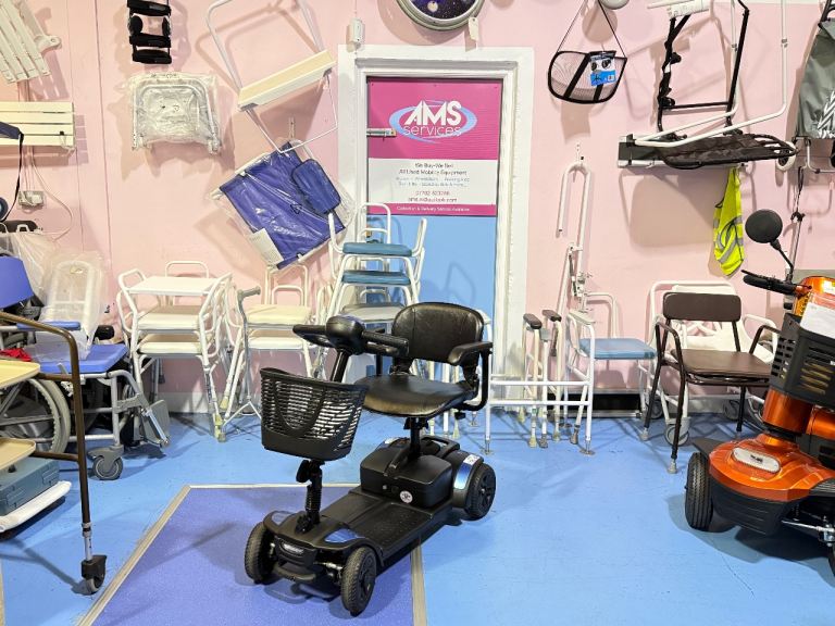 Van Os Tempo 4mph Mobility Scooter Dismantles quickly and easily for Transportation By Car