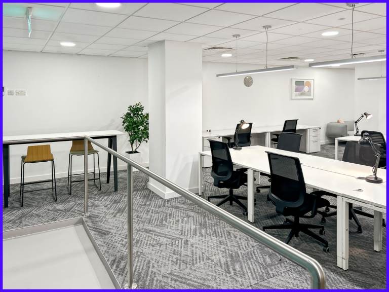 Manchester - M1 4DZ, 5 Desk serviced office to rent at St James Tower