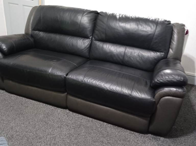 Recliner leather sofas 