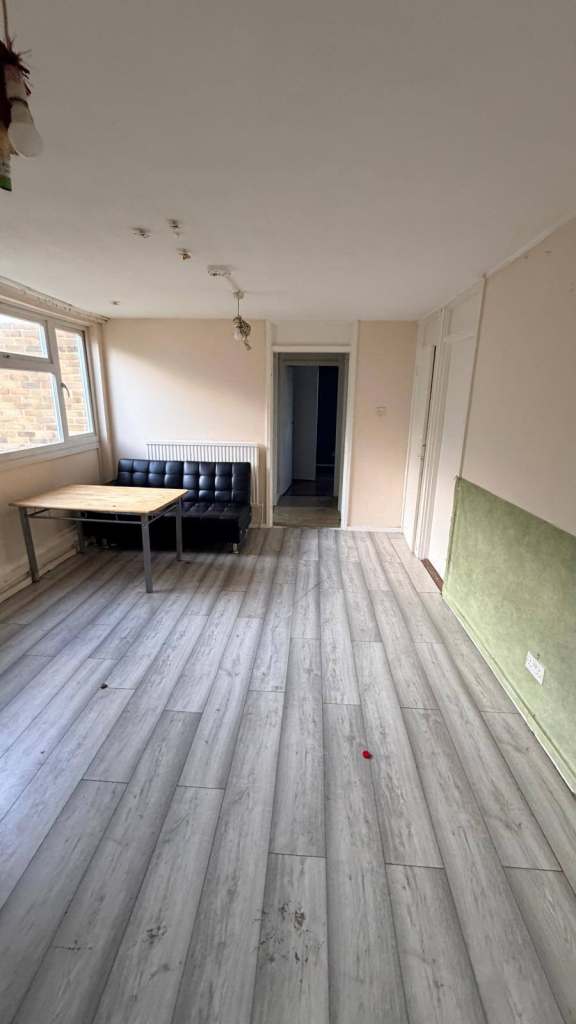 2 bed flat for rent in Chattenden, Rochester, £1050 PCM