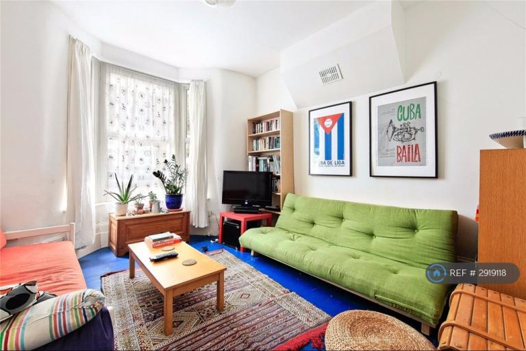 4 bedroom house in Clifden Road, London, E5 (4 bed) (#2919118)