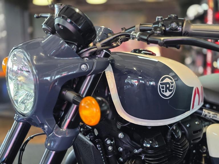 2025/75 ROYAL ENFIELD SHOTGUN 650cc EURO 5 2025 MODEL 5 MILE'S 