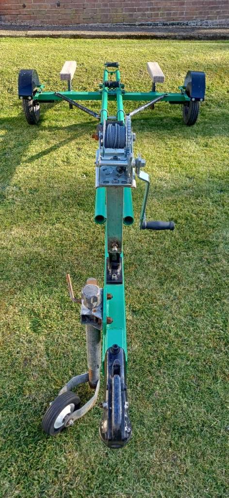 Boat trailer 