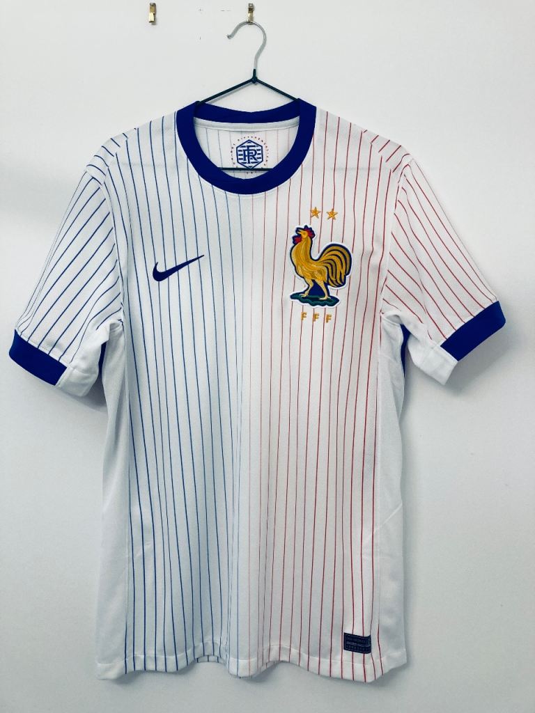 2024/25 France Away shirt medium