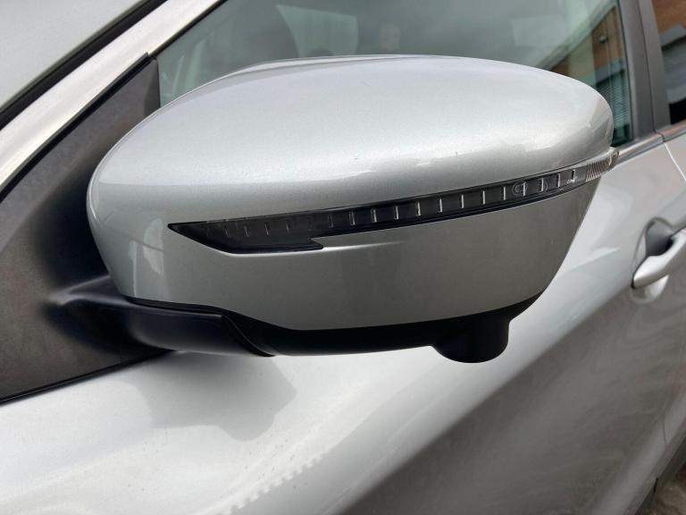 2019 Nissan Qashqai 1.3 DiG-T N-Connecta 5dr HATCHBACK PETROL Manual