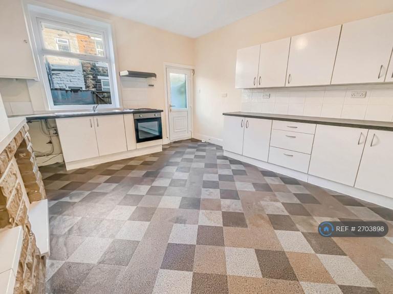 2 bedroom house in Fraser Street, Burnley, BB10 (2 bed) (#2703898)