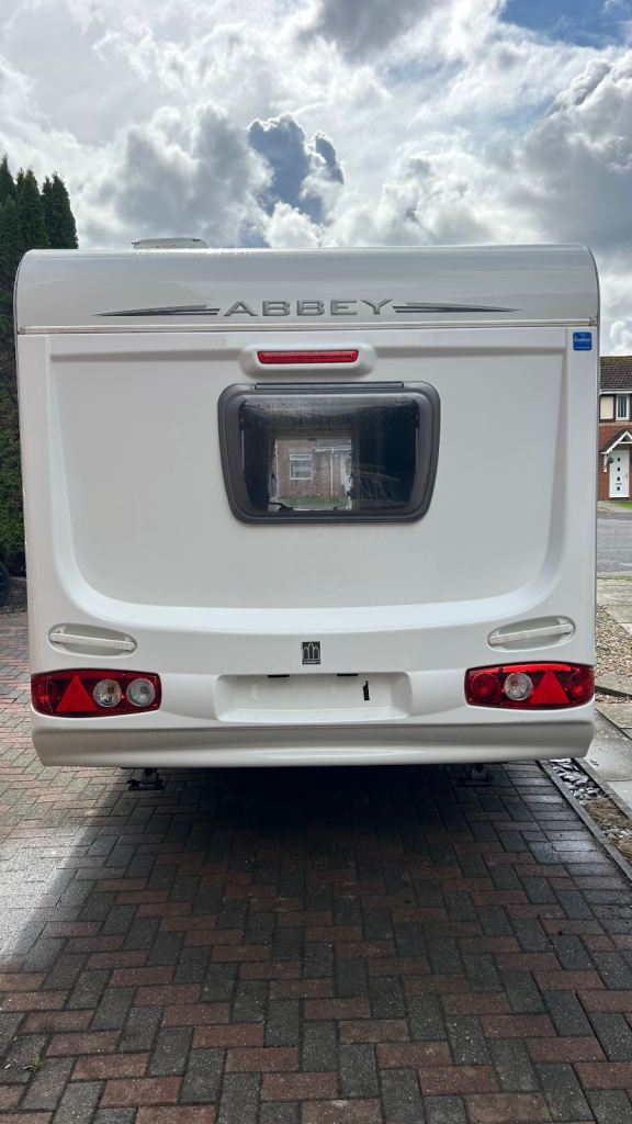 Swift Abbey Vogue 460, 2006 - 2 Berth Caravan with Motor Mover