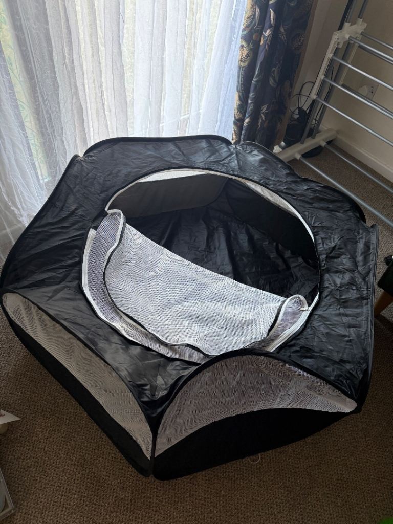 Playpen for smaller pets, cat dog rabbit