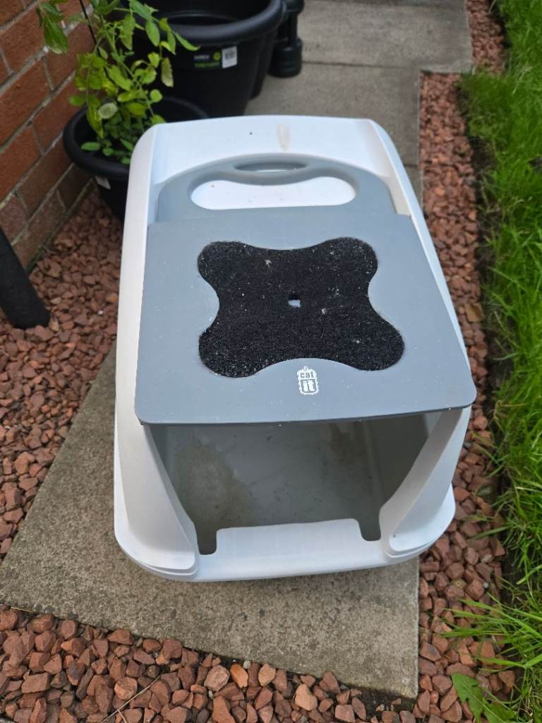 Free cat litter tray