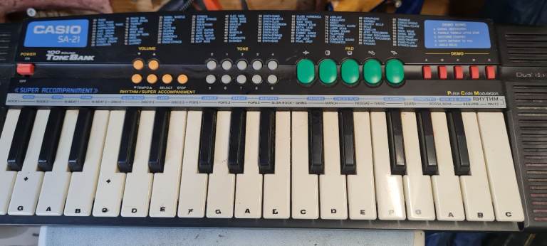 Casio SA-21 Electric Keyboard - Good Working Order