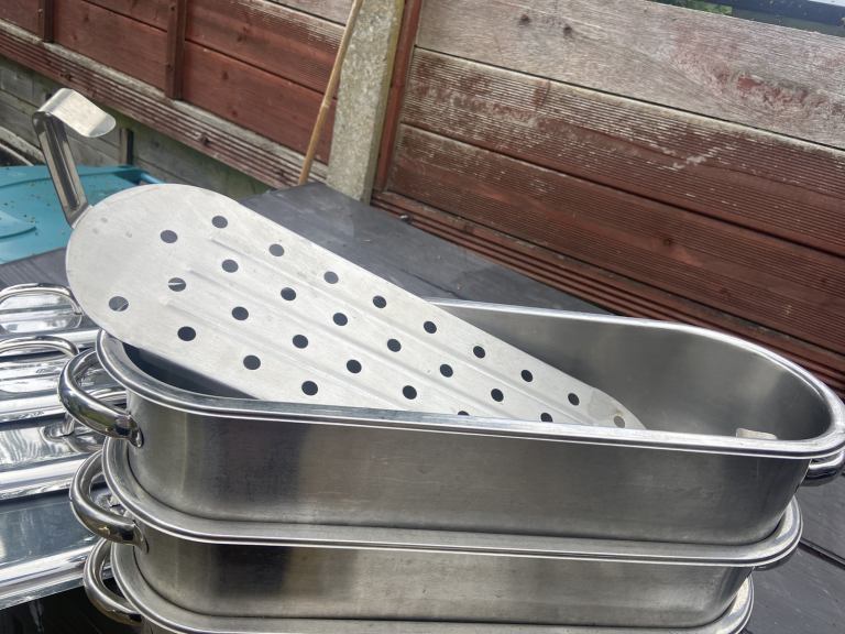 Catering dish/salmon kettle x8