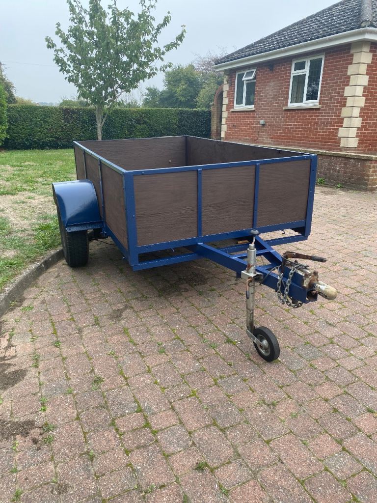 Trailer 8‘ x 4.5‘