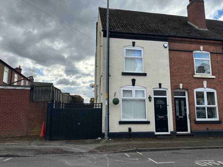 *B.C.H* 3 Bed Home- Cope Street, BLOXWICH-Company Let Preferred