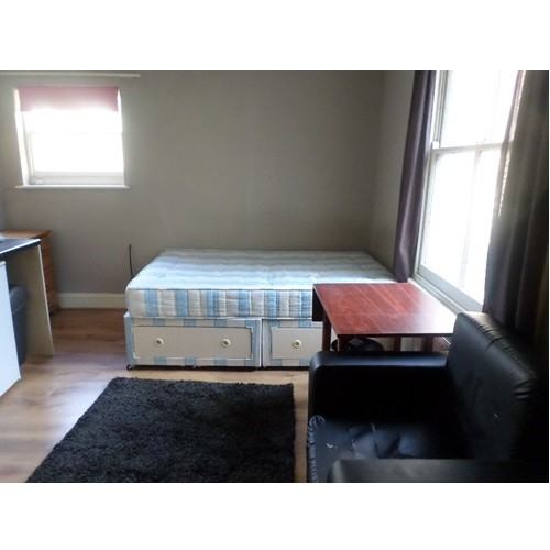 Single Semi-Studio in North End Crescent, W14 8TD ***All Utility Bills Included ***