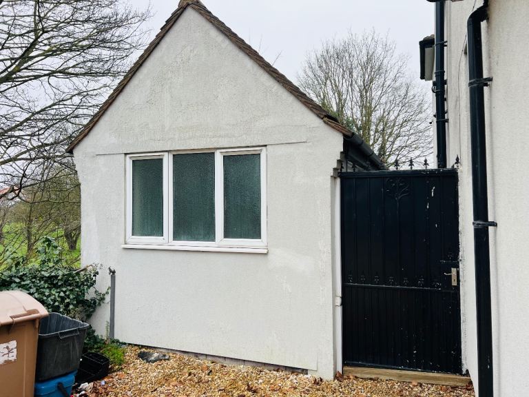 Modern Annex Studio Room for Rent – Private Kitchen, Bathroom & Parking