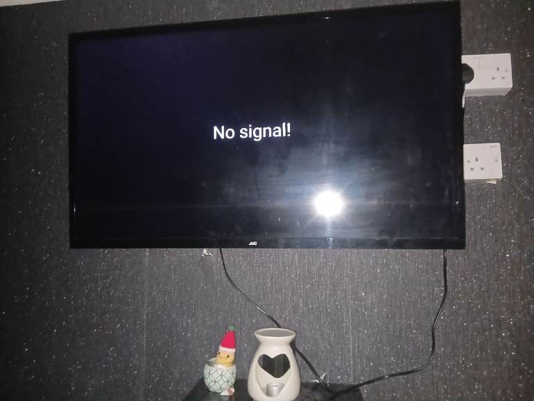 37 inch TV smart tv