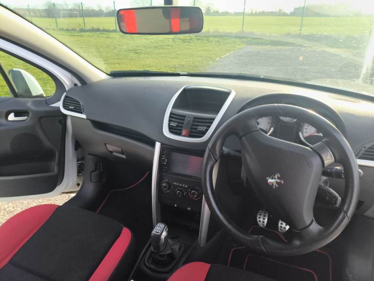 Peugeot, 207, Hatchback, 2011, Manual, 1560 (cc), 5 doors
