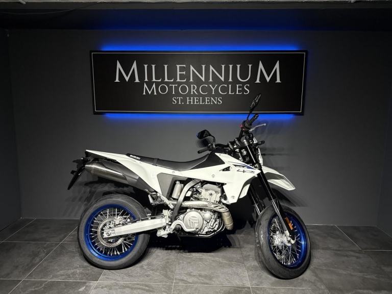 SUZUKI DRZ 400 UPDATED MODEL 400CC SUPERMOTO