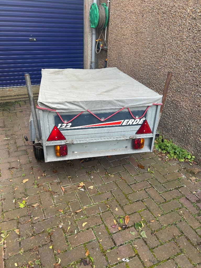 ERDE 122 TRAILER COMPLETE WITH 2 COVERS JOCKY WHEEL AND CORNER STEADIES