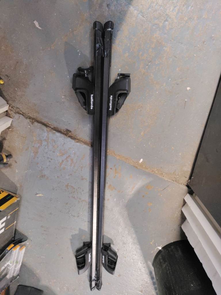 Halfords Roof Bars