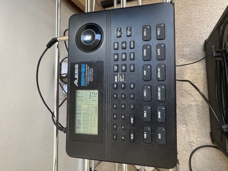 Alesis SR-16 Drum Machine