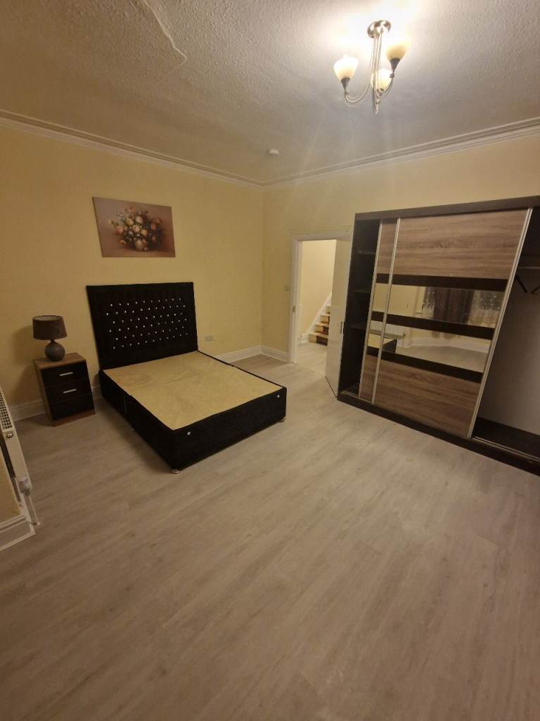 Double room to let