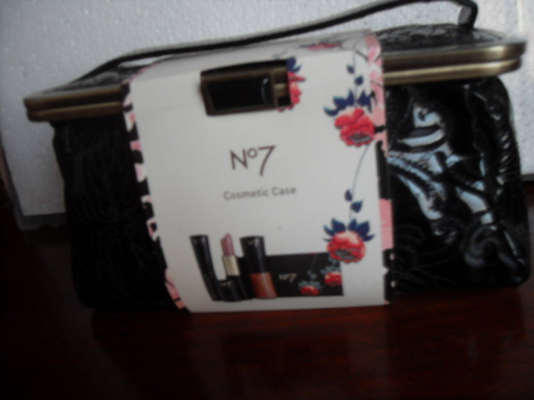 New, No. 7 Cosmetics - £15