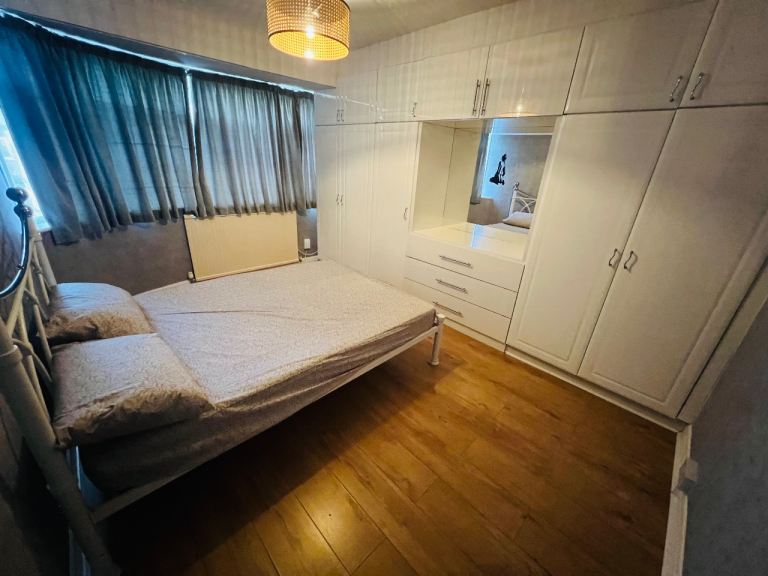 Double Rooms and Single Room for Rent