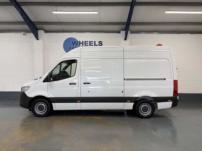 2022 Mercedes-Benz Sprinter 3.5t H2 Progressive Van PANEL VAN DIESEL Manual