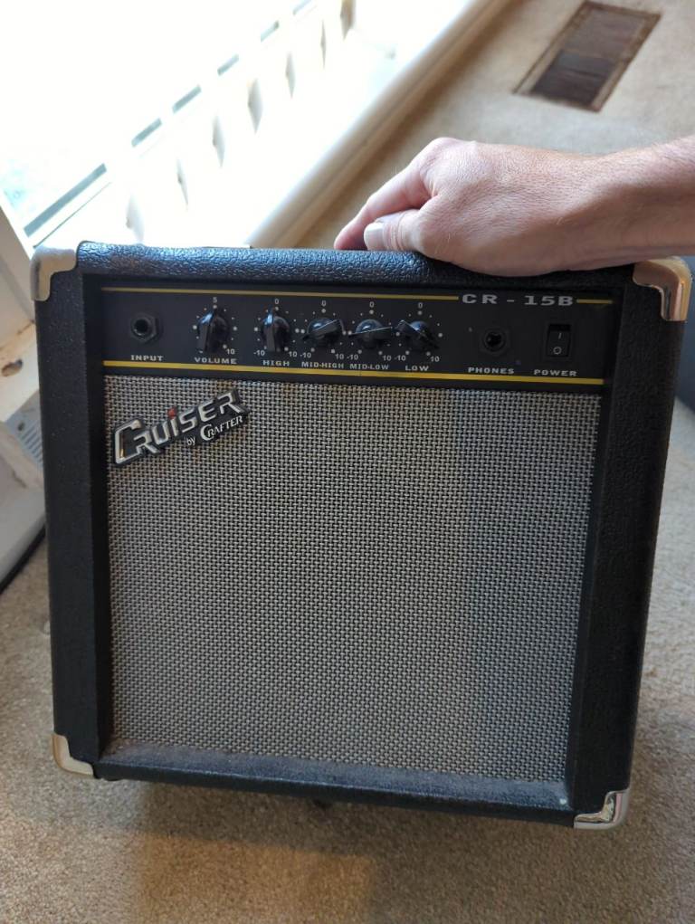 Cruiser by Crafter CR-15B Bass Guitar Amplifier – Good Condition