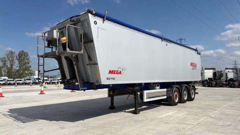 Aixam Mega LIGHT TIPPING TRAILER 