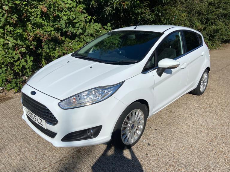 2015 Ford Fiesta 1.0 EcoBoost Titanium 5dr Auto White 33kMiles FSH Year MOT Warranty £35 Tax HATC...