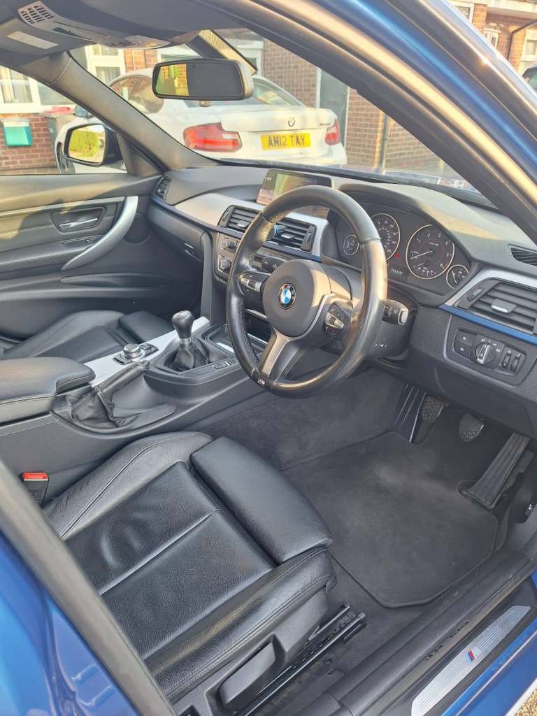 BMW 3 SERIES, Saloon, 2013, Manual, 2L engine size 4 doors