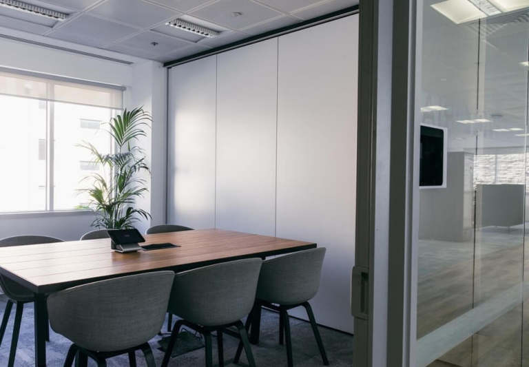 Rent Shoreditch Serviced Offices - Sizes From 75 to 86 Desks - Flexible Furnished Suites EC2A