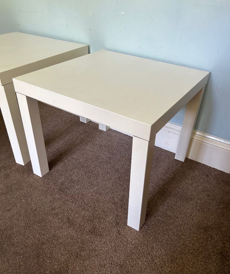 1 White Square Coffee Table H18in/46cm W/D21.5in/55cm Ok condition   C630